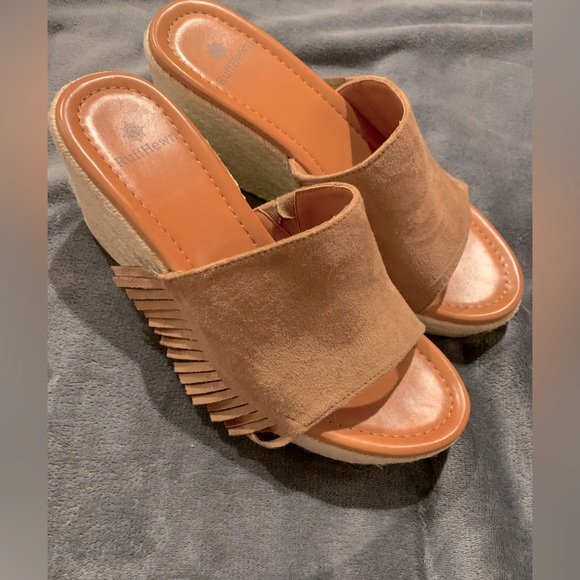 Ruff Hewn Wyatt Casual Wedge Sandals Color Bark Sz 8 M Fringe Trim - Picture 7 of 8